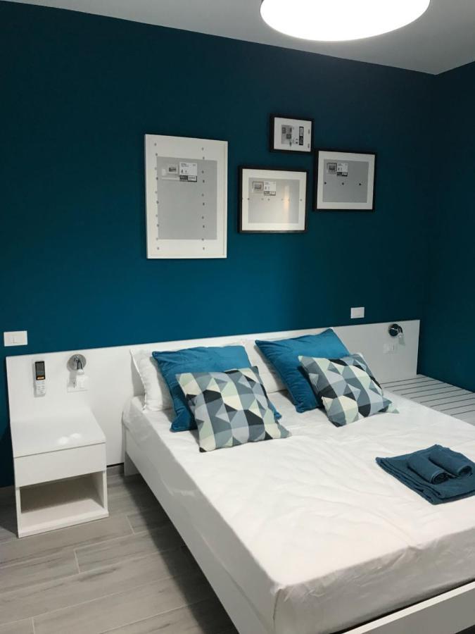 B&B Luxury Apartments Pulsano Bagian luar foto