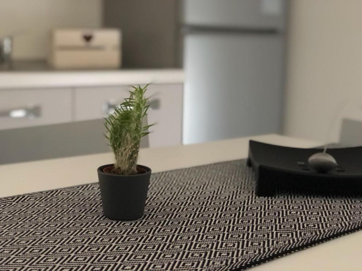B&B Luxury Apartments Pulsano Bagian luar foto