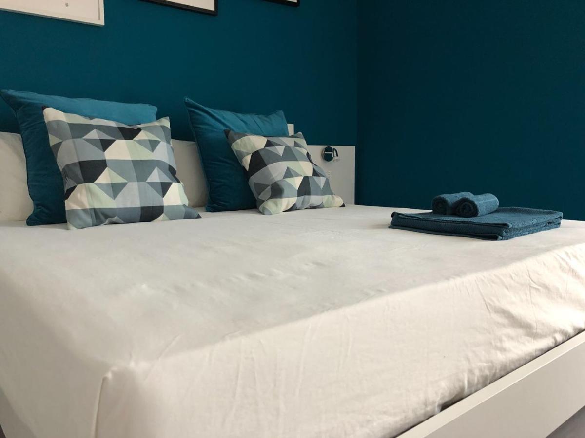 B&B Luxury Apartments Pulsano Bagian luar foto
