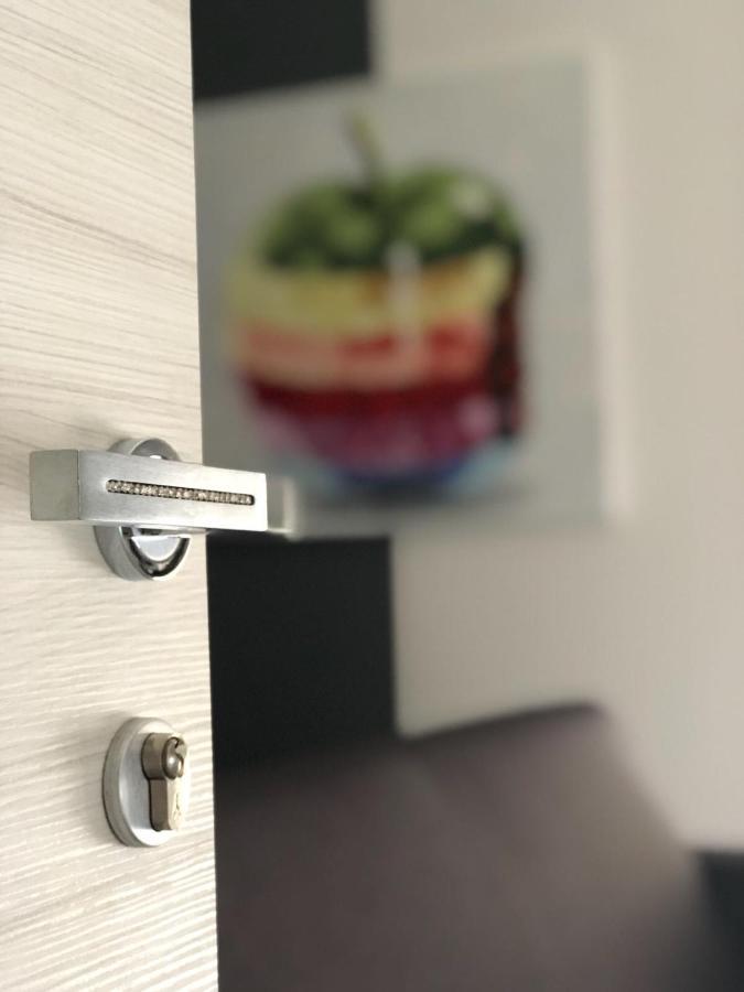 B&B Luxury Apartments Pulsano Bagian luar foto